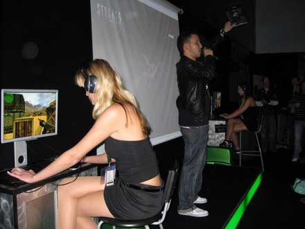 ͼƬ����&nbsp;CeBIT&nbsp;Razerչ���쳣�𱬣�