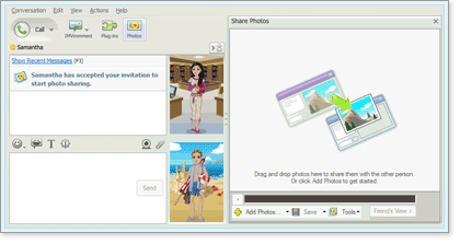 The photos panel opens on the right side of your IM window.
