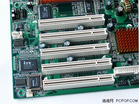 超值监控之选 &ampampampampampnbsp5&ampampampampampnbspPCI插槽945大板