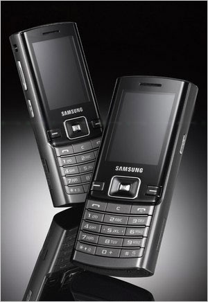 全新发布!三星D780 Duos双卡双待亮相