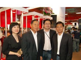 纽曼精彩亮相 东南亚电脑展刮起旋风