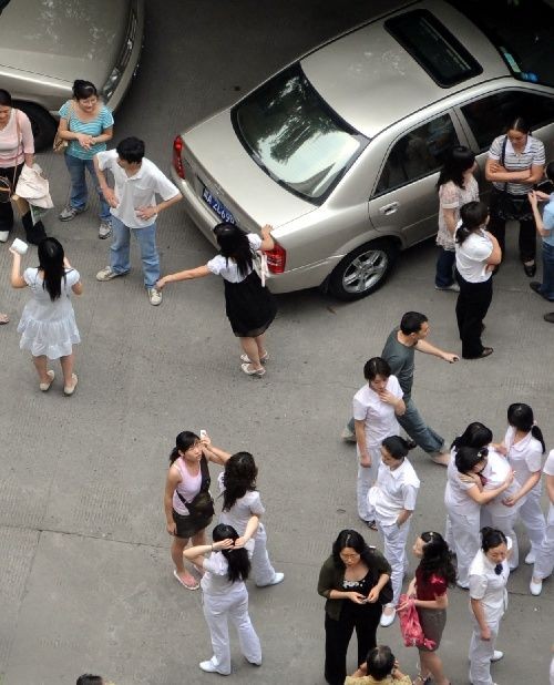 部分地区发生强震 通讯联络暂时中断