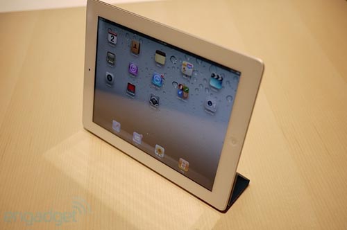 口水狂流!白色iPad2动手玩(视频多图) 