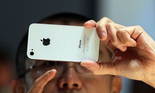 恐经济恶化 苹果HTC削减手机芯片订单 