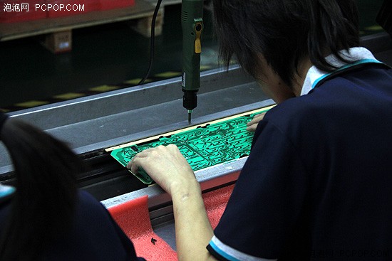 纯手工打造!看机械键盘是如何炼成的