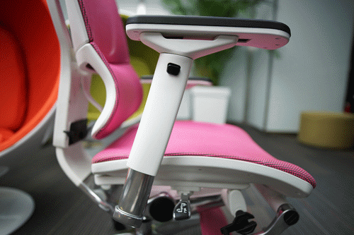 青春气息逼人 联友ioo人体工学椅评测 