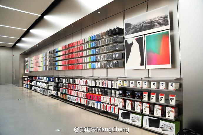 重庆解放碑Apple Store显露真身样貌 