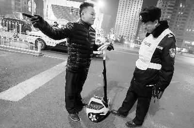 Airwheel A3发布 骑着走的电动平衡车 