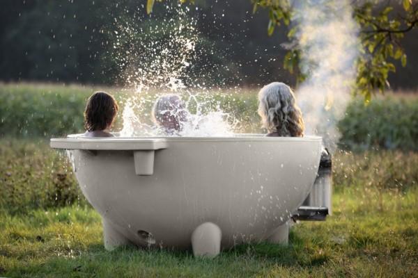 荷兰推出烧柴的户外热水浴缸Dutchtub 