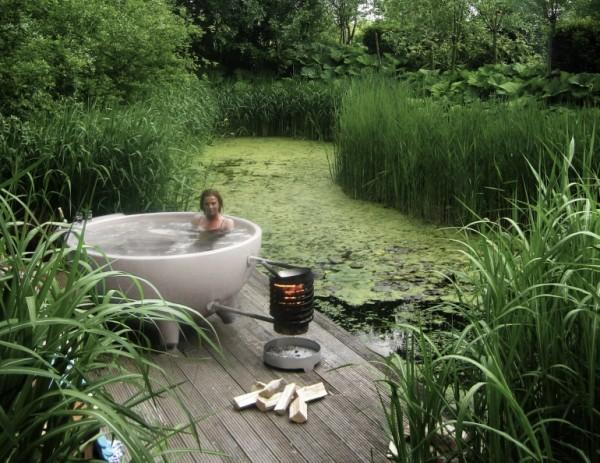 荷兰推出烧柴的户外热水浴缸Dutchtub 