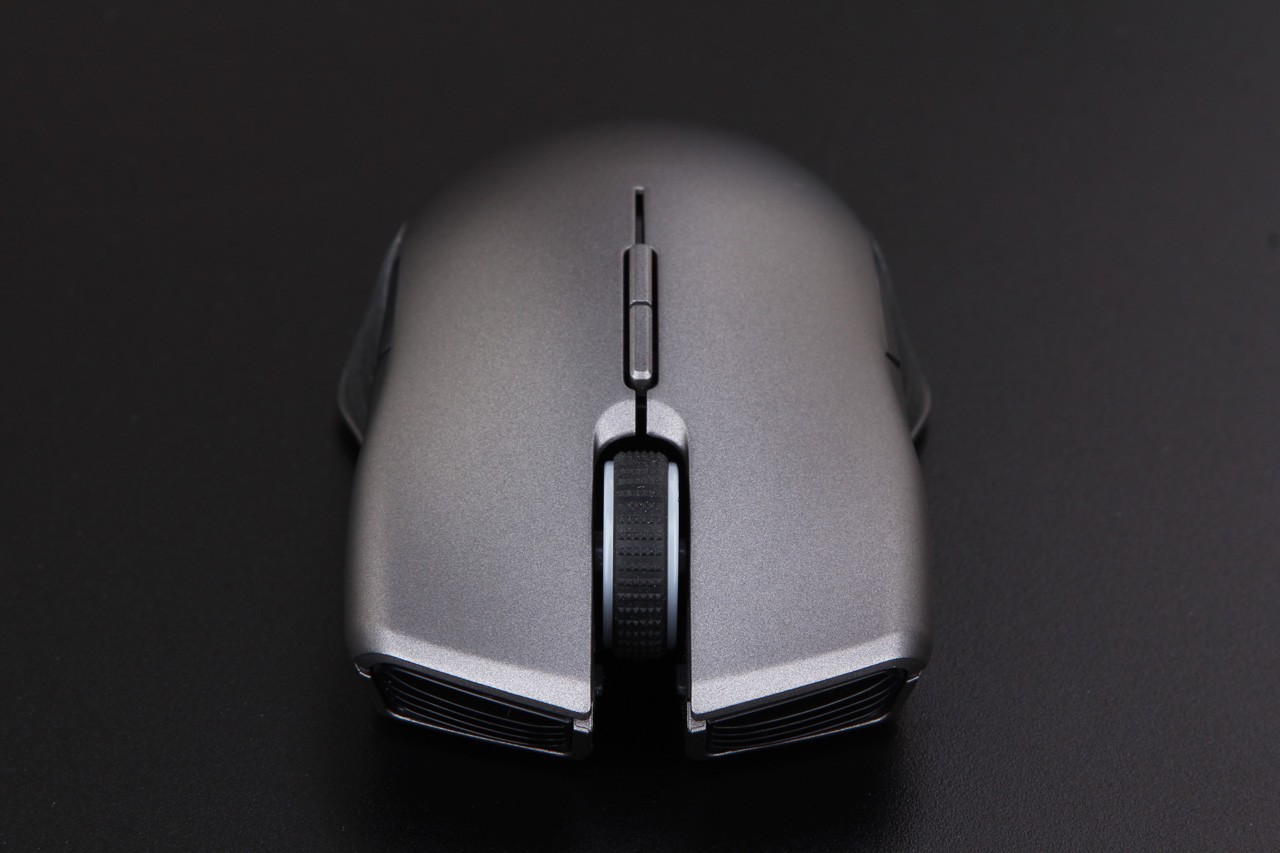 强势打造无线游戏桌面 雷蛇锐蝮蛇无线游戏鼠