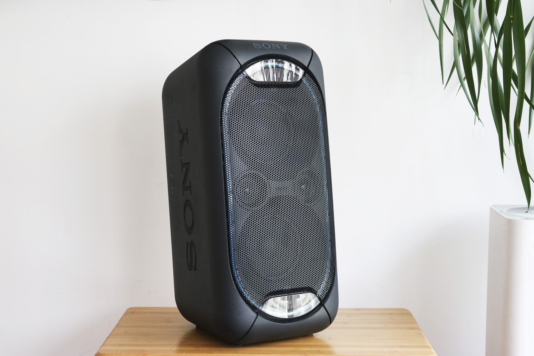 声音与跑马灯完美融合 索尼GTK-XB60无线扬