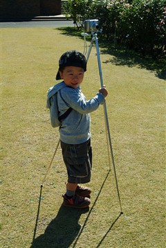 小而强壮 网上惊现超迷你8段式三脚架