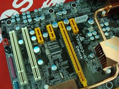 [上海]ICH9R+DDR3 映泰豪华P35降三百