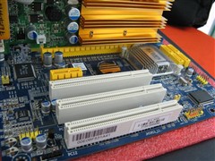����A780G������DX10�忨��װ��599Ԫ
