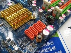 ���׷�����&nbsp;��̬P35֧��DDR2/3��200