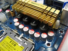 ���׷�����&nbsp;��̬P35֧��DDR2/3��200