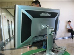 �ͺ������ڴ�&nbsp;����27��LCD�ε���7999