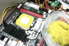 玩半导体制冷!玩家实战890FX超频超造 