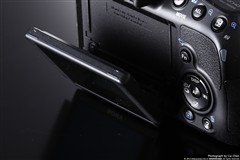 带翻折屏幕入门单电 索尼SLT-A58评测 