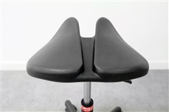 全面缓解疲劳 爱格升站坐式办公桌椅评测