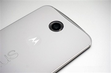 摩托罗拉的内战：新Moto X vs Nexus 6