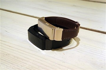 华为发布TalkBand B2 手环集成蓝牙耳机