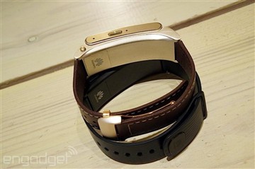 华为发布TalkBand B2 手环集成蓝牙耳机