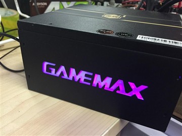 迷幻呼吸灯 GAMEMAX碳金500W电源评测