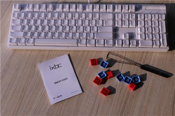稀有奶轴!IKBC C104白色机械键盘评测