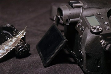 重量级远摄长焦机 索尼RX10 III评测