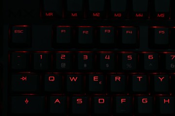 五彩斑斓的信仰 Cherry MX9.0键盘评测