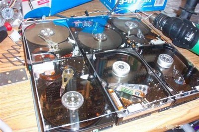 绝对强悍！用18块硬盘搭建一个PC机箱