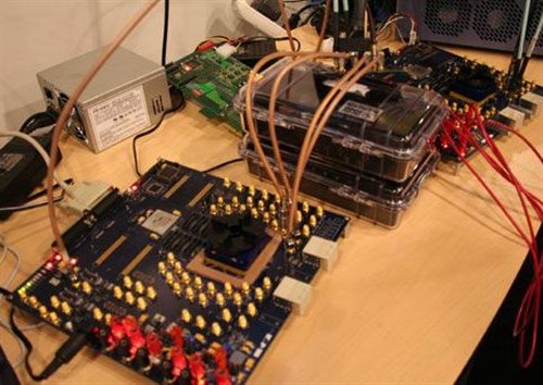 �´��Կ��ӿ�PCIE2.0���߱�׼һ��