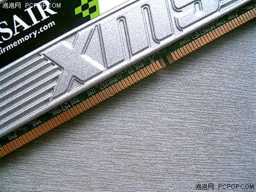 �����������ڴ�&nbsp;���ӵ�ѹ�ȳ�1066MHz