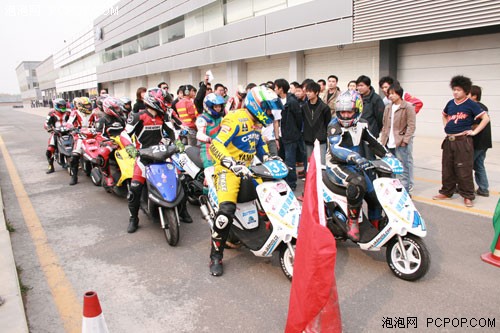 速度与激情北京摩托车手的掌上科技