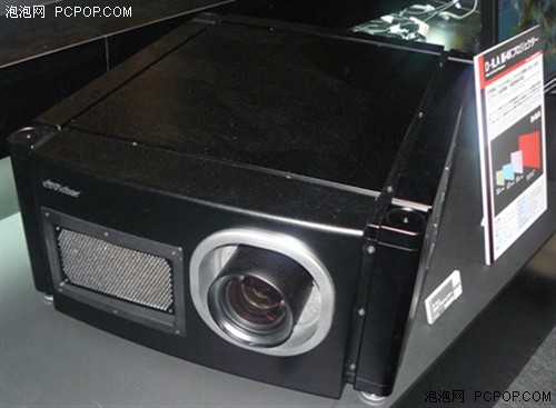 4K级的较量 JVC发布D-ILA新品投影机