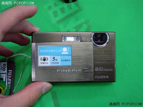 富士首款防抖卡片机 Z100fd惊艳上市