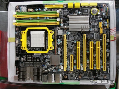 790FX����������&nbsp;DFI��PCI�������࣡