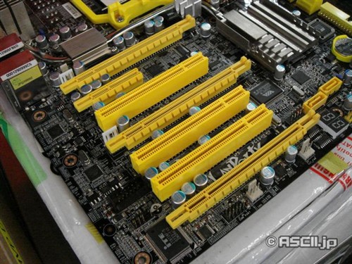 790FX����������&nbsp;DFI��PCI�������࣡