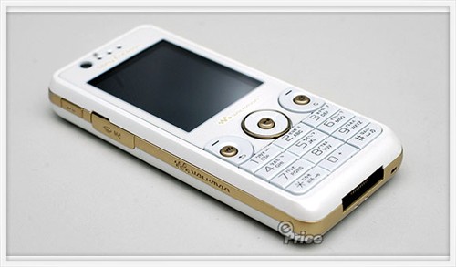 �ֻ���ɫ�ɷ�&nbsp;����Walkman�׽��ͬ��