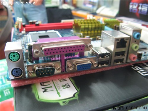 [����]���Լ۱ȳ���&nbsp;���u945GC��һ��