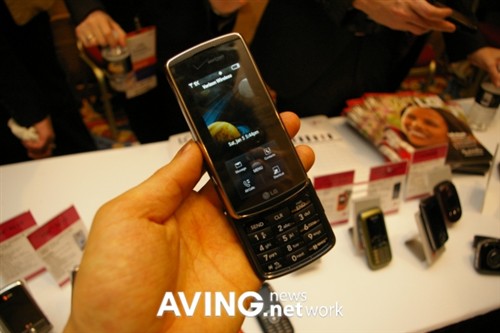 CES2008:音乐也智能 LG发布5款新手机