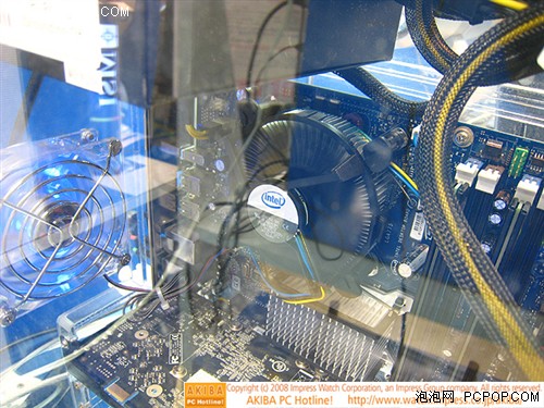 Ӣ�ض�45nm˫��E8500��½�ձ���Ҷԭ
