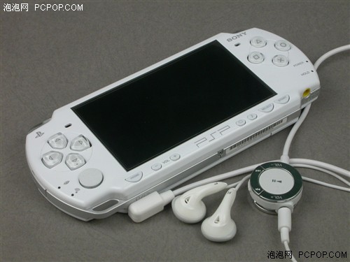 美女爽翻新PSP!北通专用线控试用感受