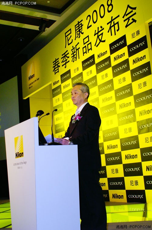 王力宏时尚化尼康!新品发布会现场秀