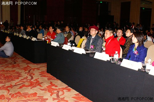 王力宏时尚化尼康!新品发布会现场秀