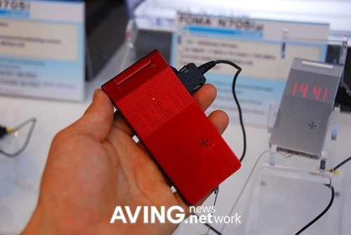 500万像素超屏超薄 NEC两款新机亮相