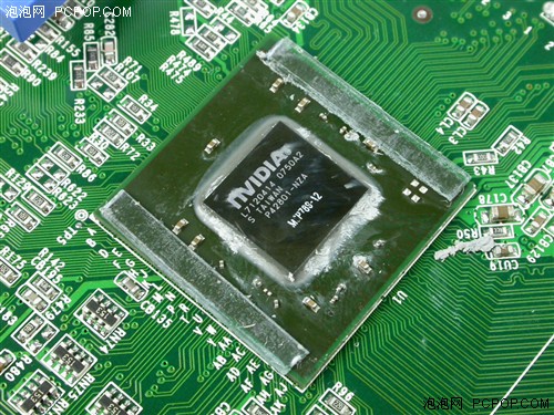 780G��ǿ������&nbsp;����GeForce8200����