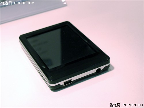 CeBIT现身 蓝魔第2款蓝牙机RM955曝光